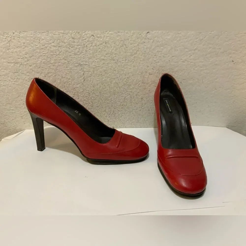 DKNY Pumps semi - Block Heels Red Womens Shoes 9.5 M ~ NICE
